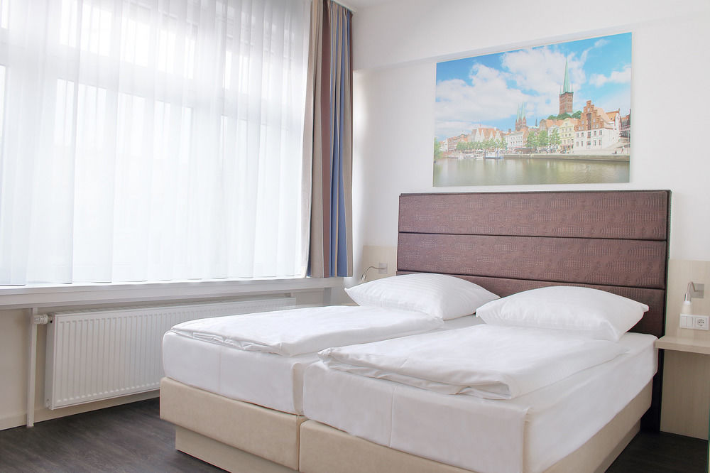 Viva Hotel Luebeck Extérieur photo