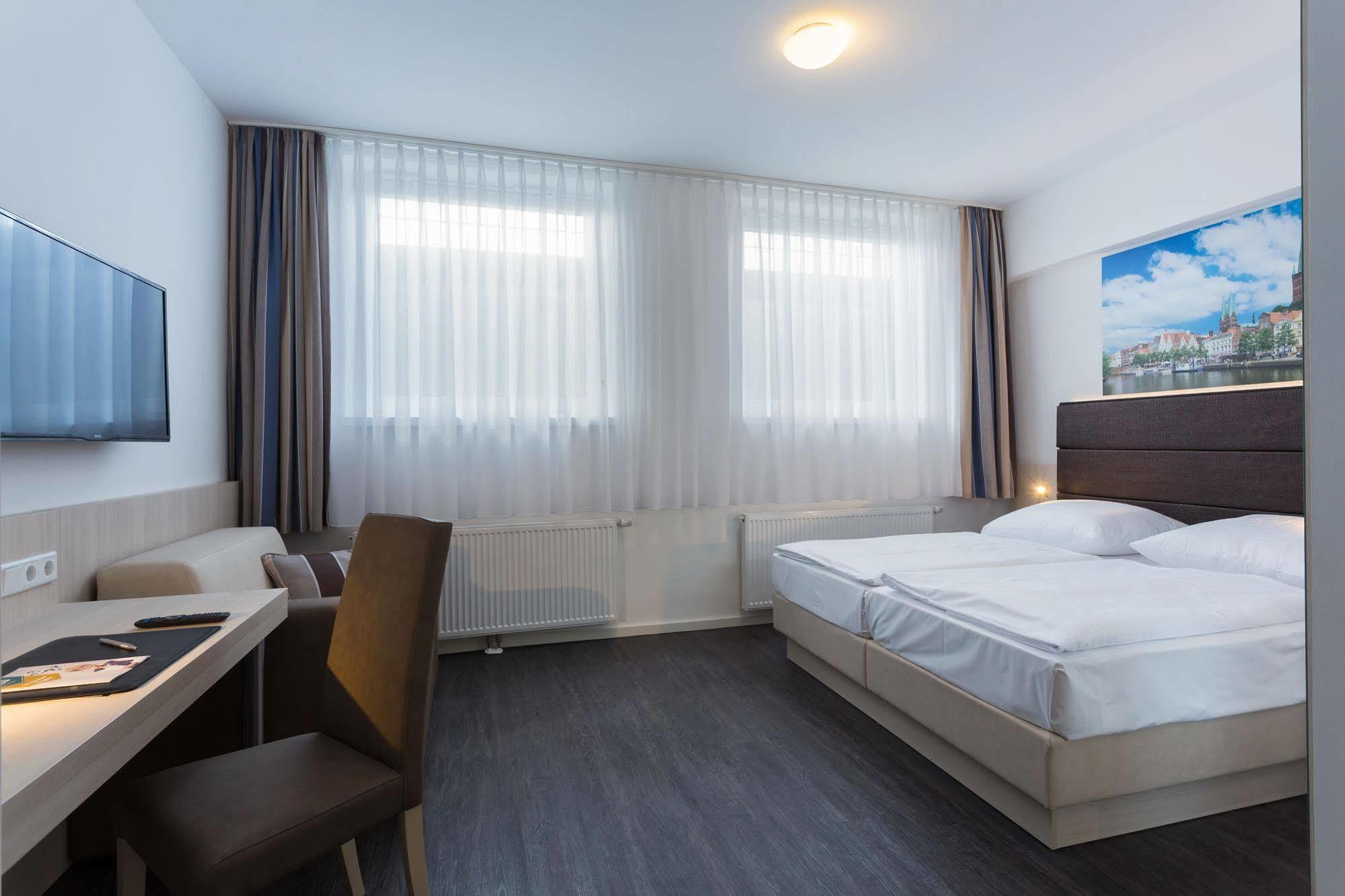 Viva Hotel Luebeck Extérieur photo
