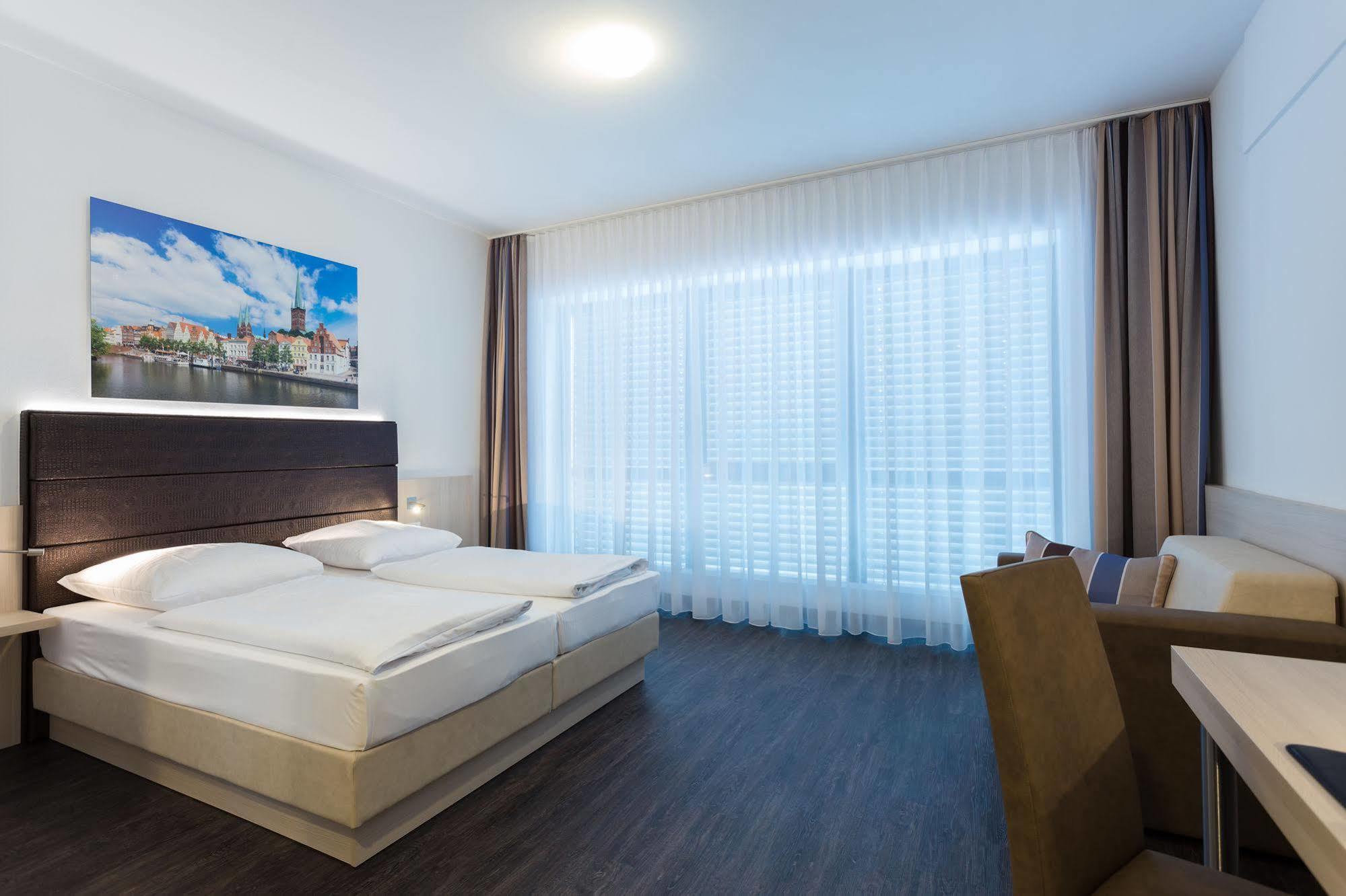 Viva Hotel Luebeck Extérieur photo
