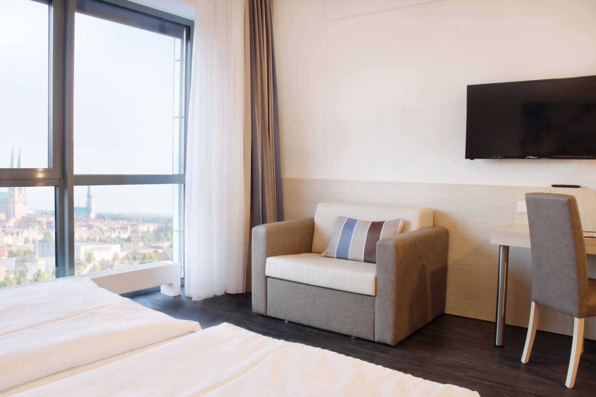 Viva Hotel Luebeck Extérieur photo