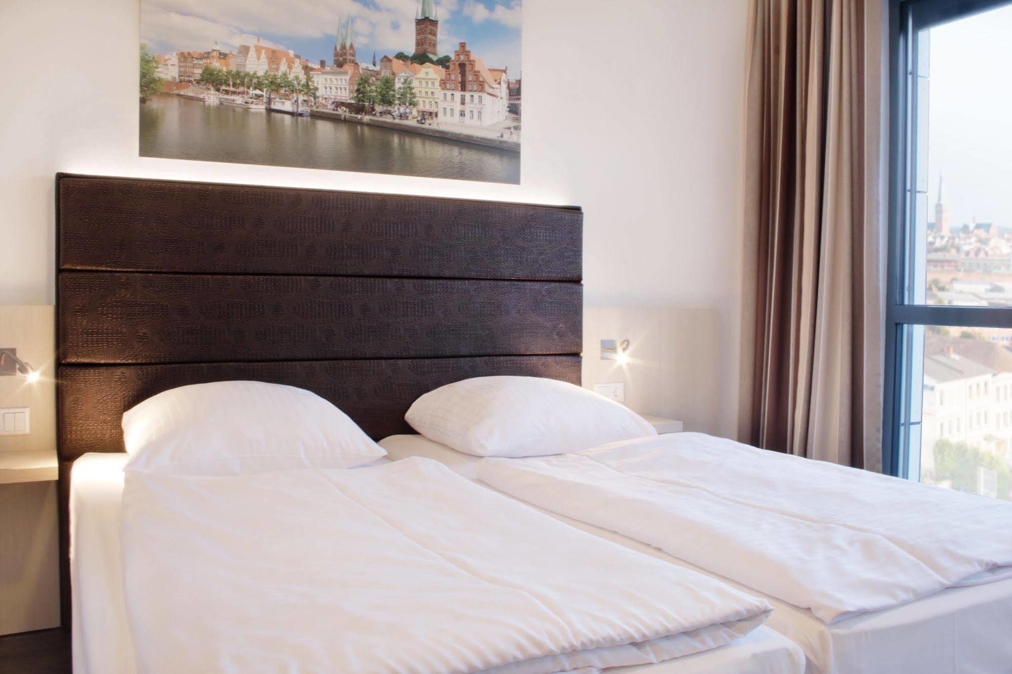 Viva Hotel Luebeck Extérieur photo